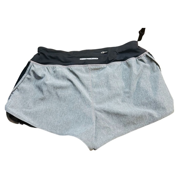 💥SOLD💥EUC Athletic Shorts grey and black - Picture 4 of 4